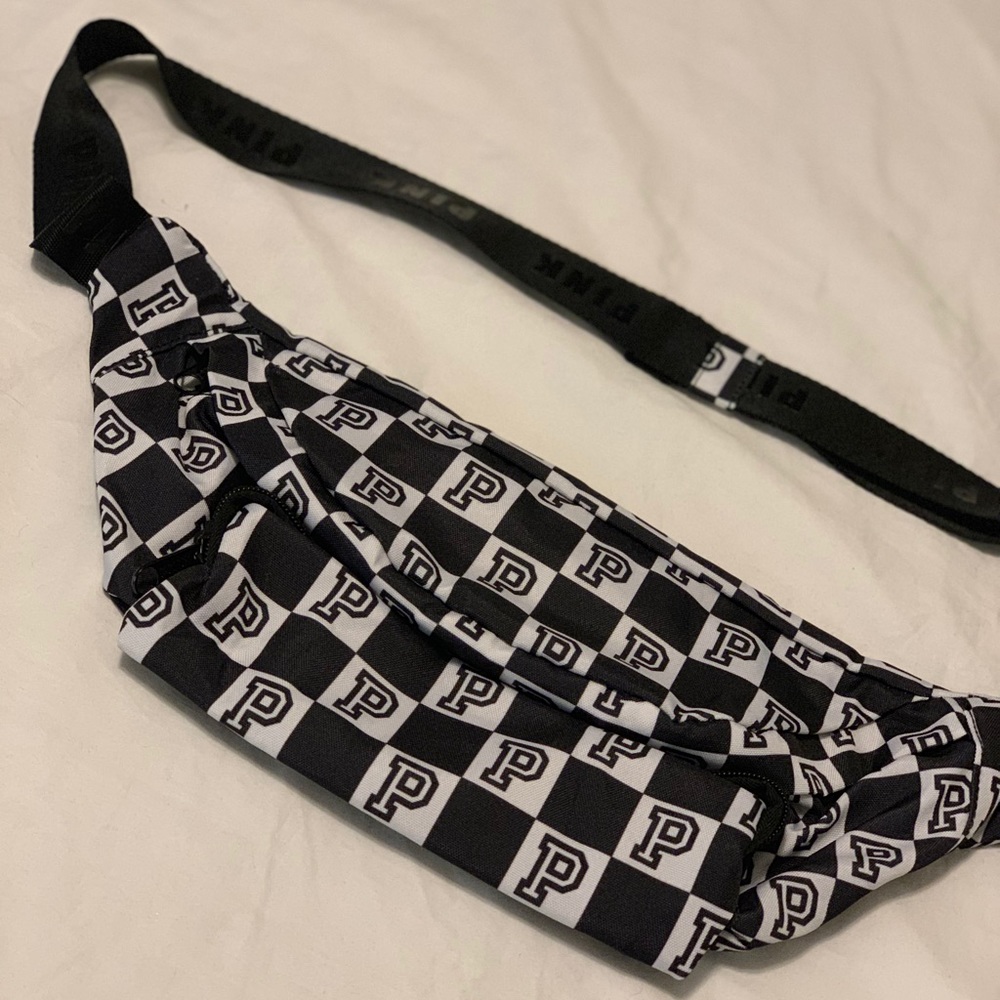 NWOT VS Pink fanny pack